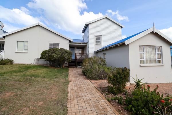 Property For Rent in Pinnacle Point Golf Estate, Mossel Bay